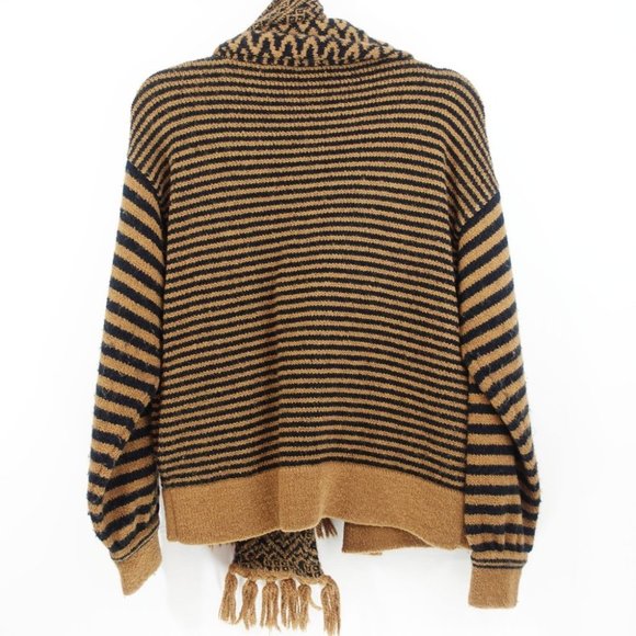 SHAPELY KNITS V-Neck Cardigan Sweater with Pockets - Picture 6 of 7